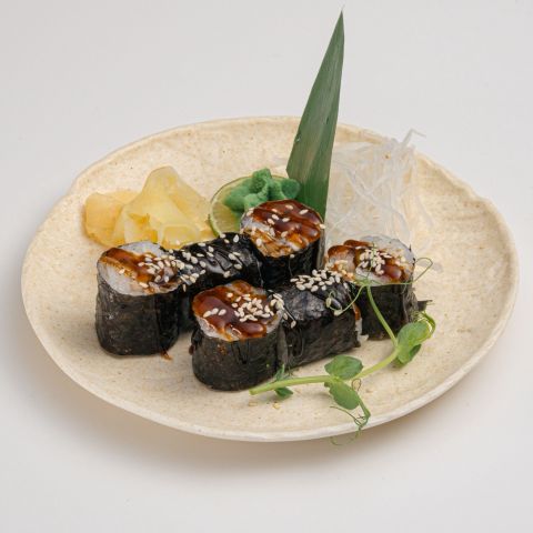 Мини Ролл с угрем и огурцом