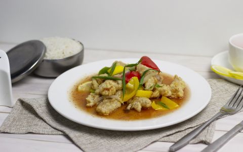 Курица в остро-кисло-сладком соусе Курица в остро-кисло-сладком соусе